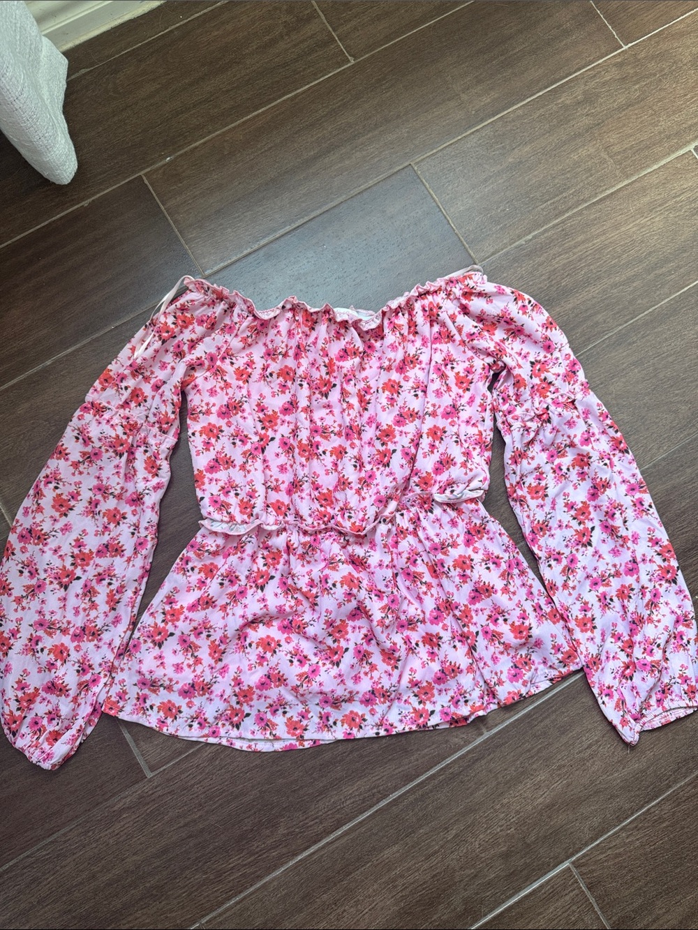 NWOT Women’s Pink Floral Off-Shoulder Peasant Top